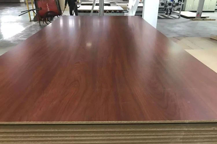 แผ่น MDF เคลือบเมลามีน 18 มม.