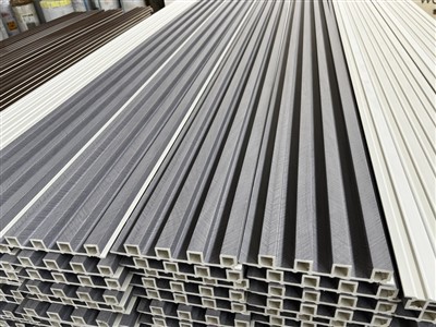 แผงผนังร่อง WPC ไม้พลาสติกคอมโพสิตลามิเนตในร่ม 168 * 24 มม